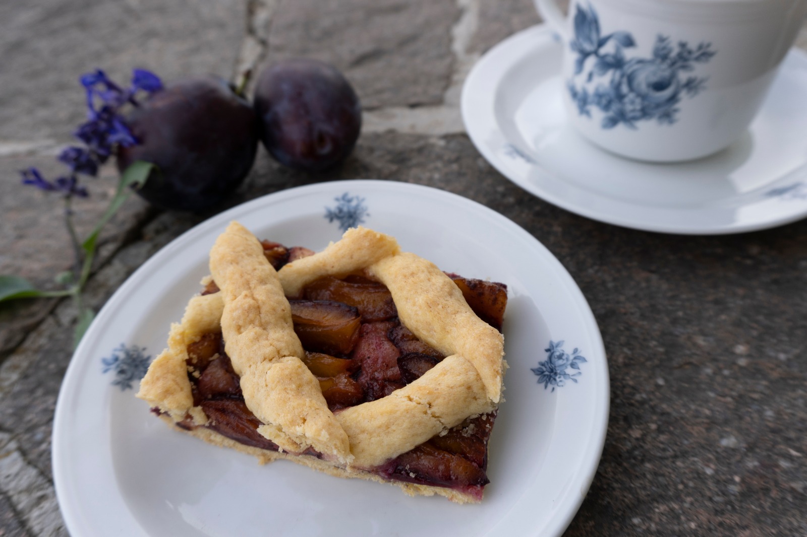 Zwetschkenkuchen bei Salzburg schmeckt