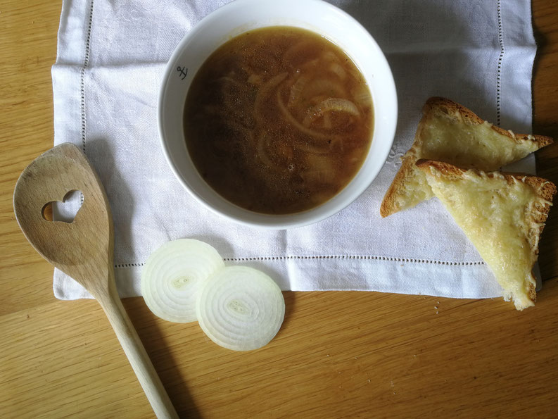 Zwiebelsuppe bei Salzburg schmeckt