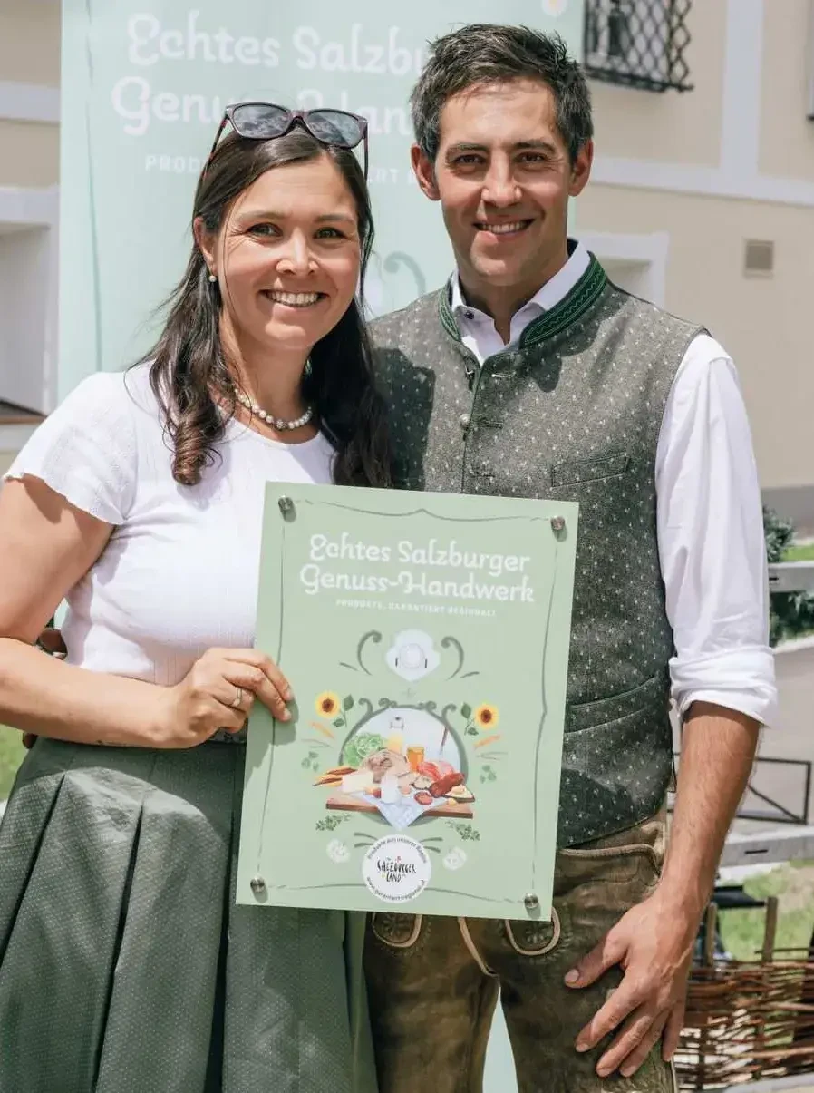 Tafelverleihung an Julia und Michael Bogensperger beim Salzburg schmeckt Genuss Fest Altenmarkt 2026