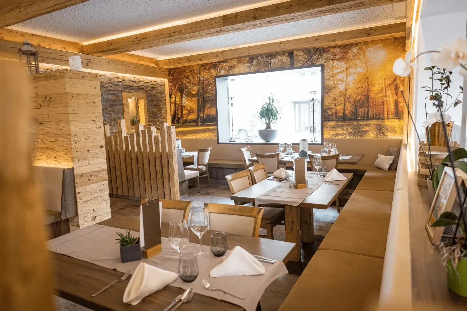 Das Restaurant im Taxenbacherhof glänzt in neuem Design
