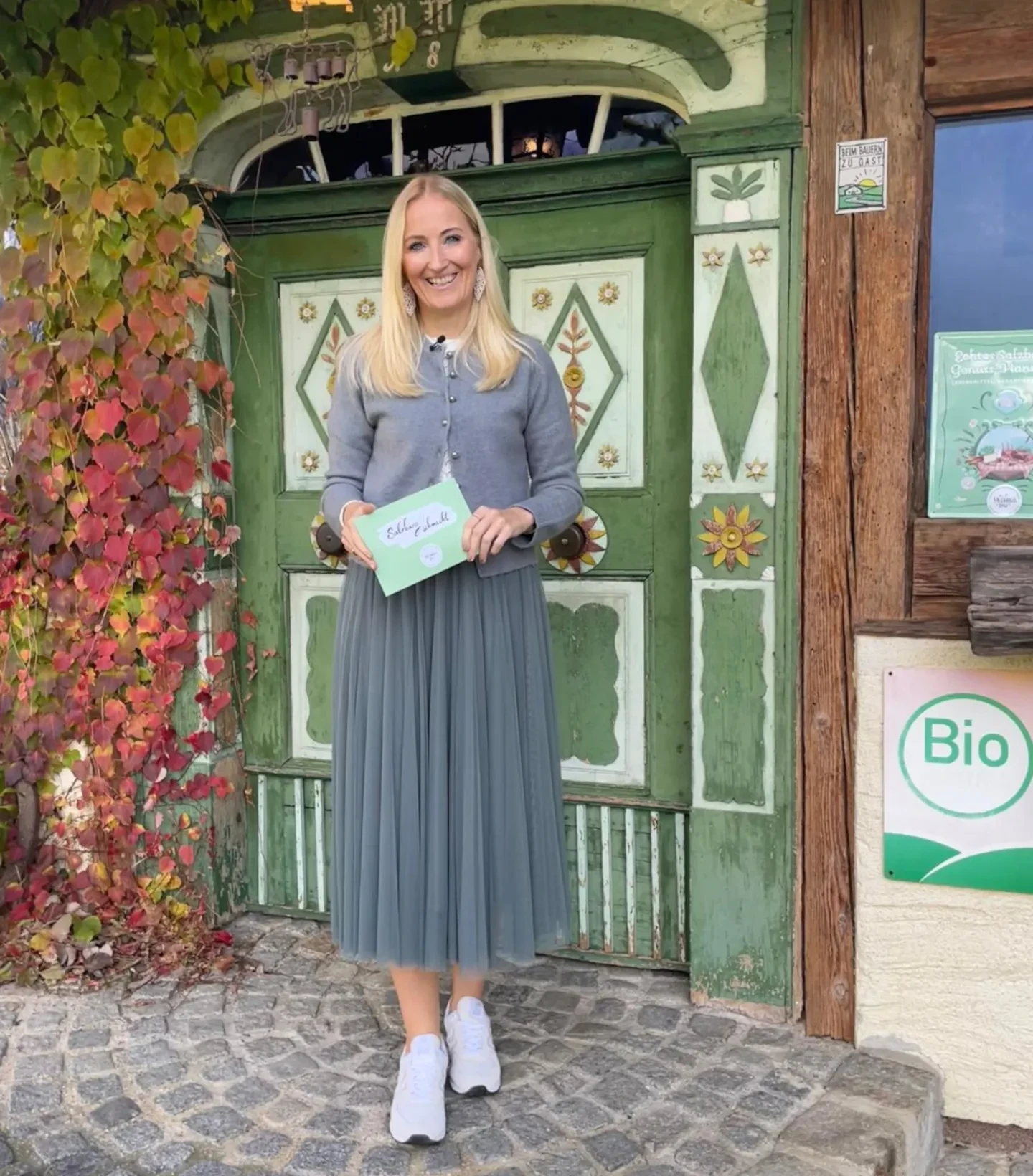 Angelika Pehab vor Fürstenhof