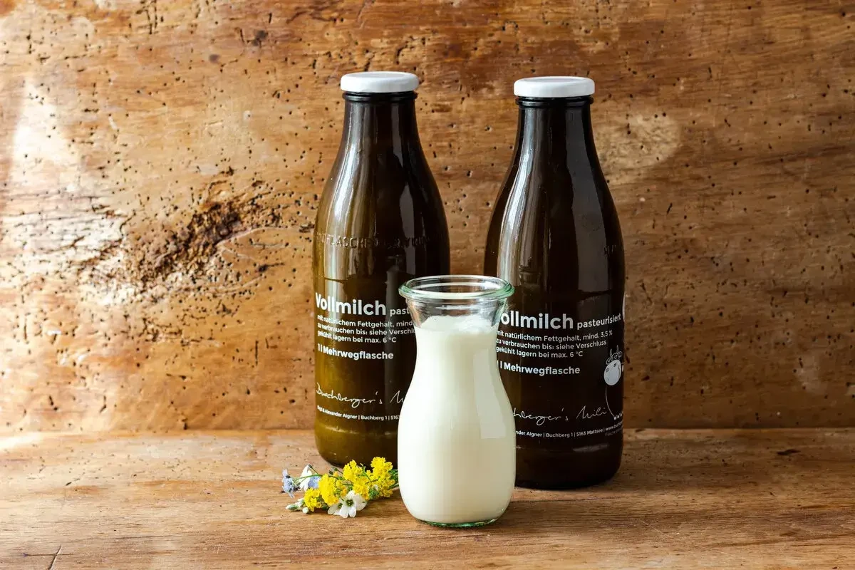 Pasteurisierte Vollmilch von Buachberger’s Mili in Mattsee